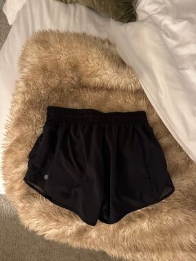 Lululemon black hotty hot shorts